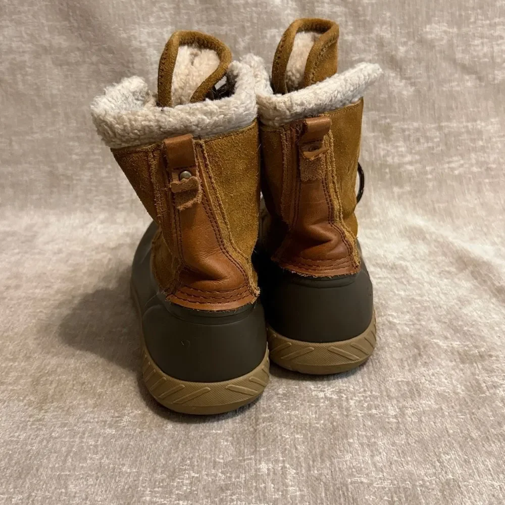 Cougar Originals Maple Sugar Winter Boots.